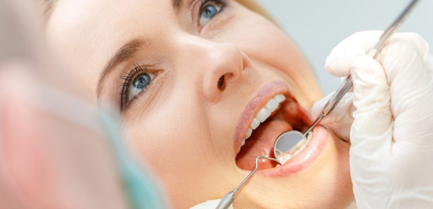 Åben mund hos tandlægen
